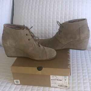Tom’s Dessert Wedge Taupe Bootie